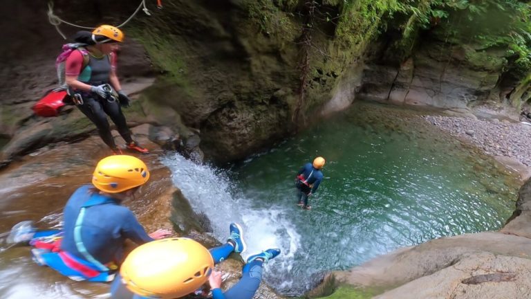 3-canyoning-dominica